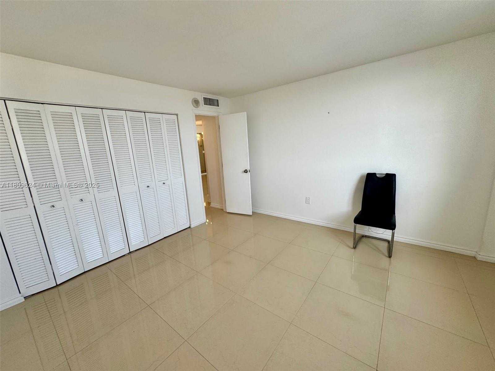 Small Image of 1833 SOUTH OCEAN DR #1508, Hallandale Beach Number 24