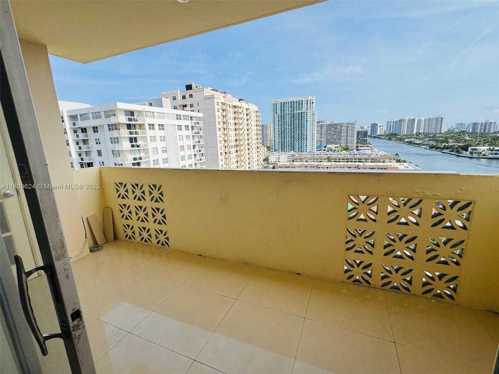 Small Image of 1833 SOUTH OCEAN DR #1508, Hallandale Beach Number 31