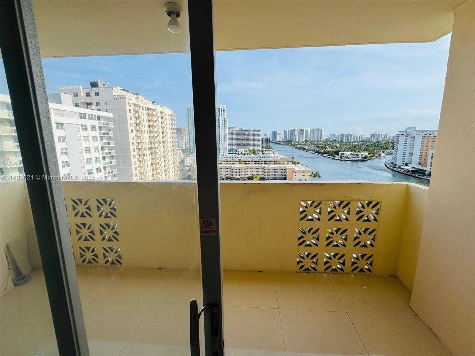 Small Image of 1833 SOUTH OCEAN DR #1508, Hallandale Beach Number 32
