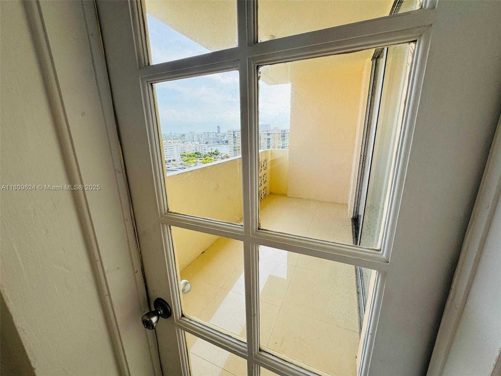 Small Image of 1833 SOUTH OCEAN DR #1508, Hallandale Beach Number 38