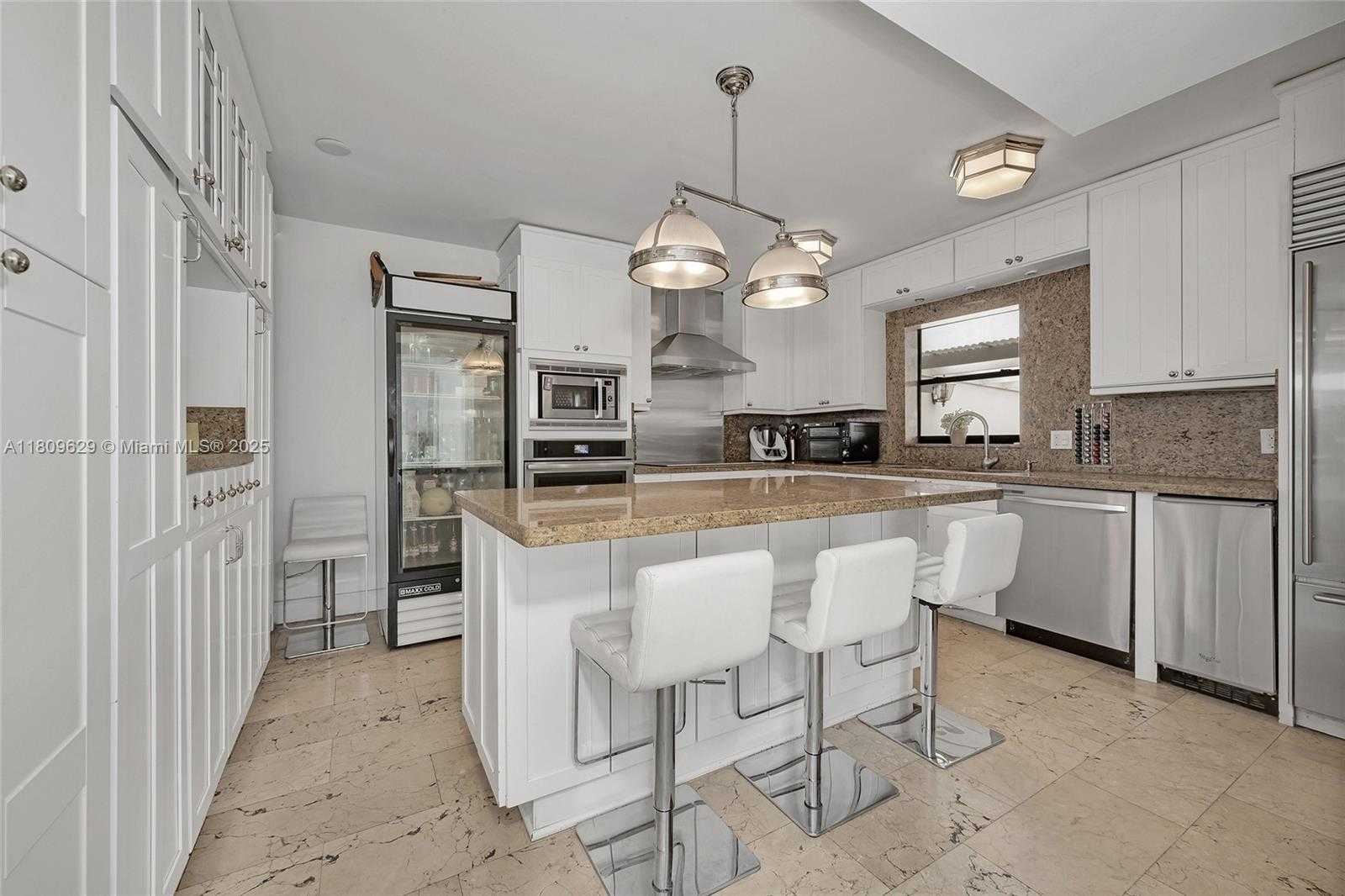 Small Image of 201 KNOLLWOOD DR, Key Biscayne Number 21