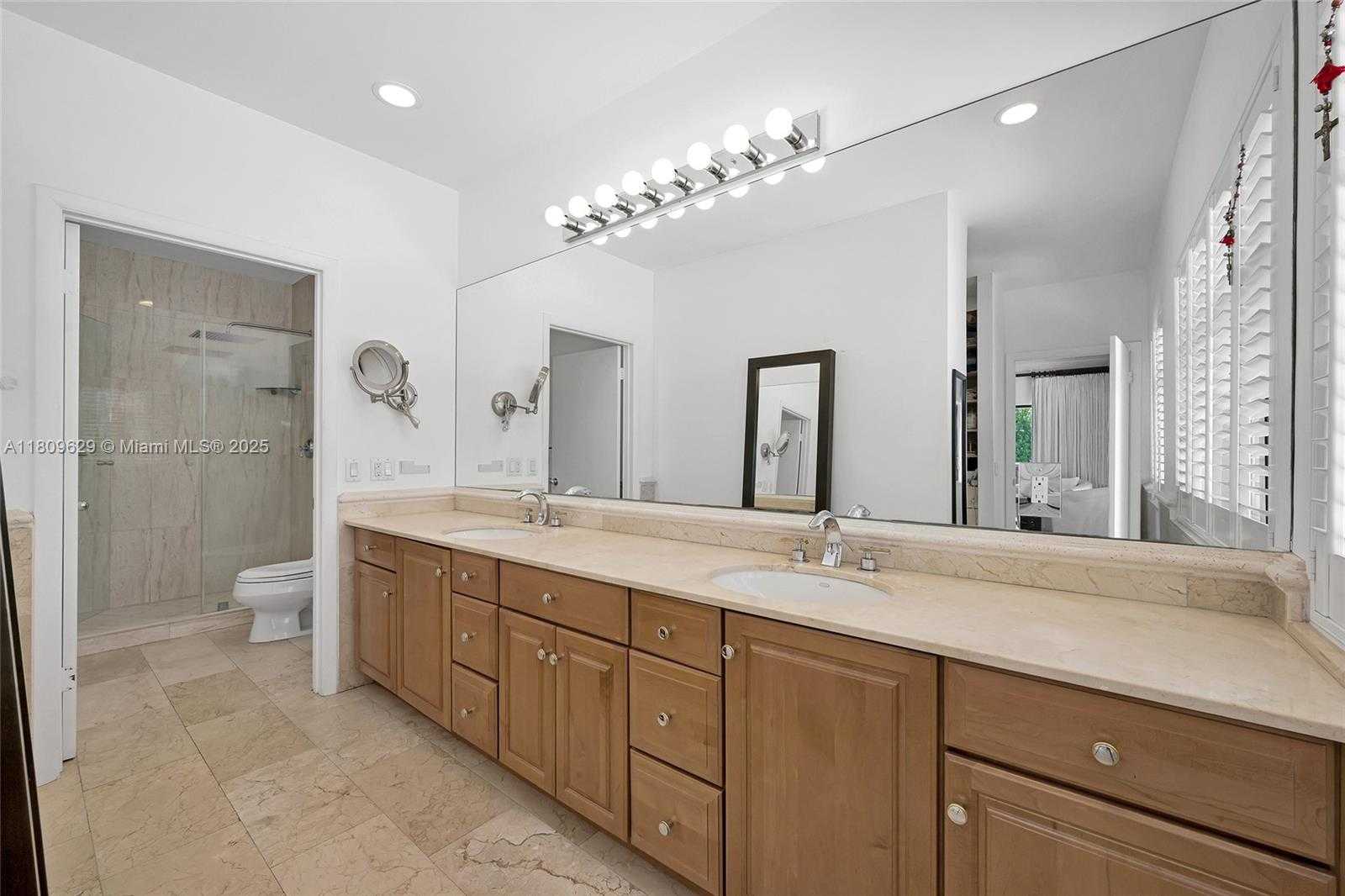 Small Image of 201 KNOLLWOOD DR, Key Biscayne Number 29