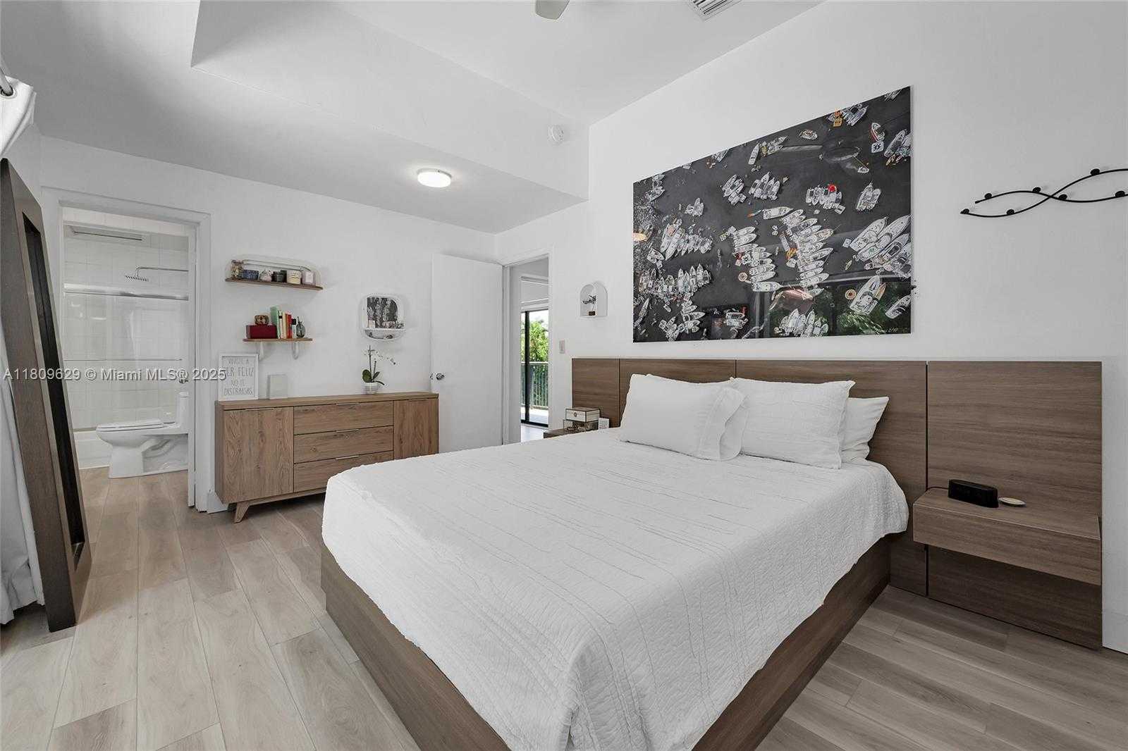 Small Image of 201 KNOLLWOOD DR, Key Biscayne Number 33