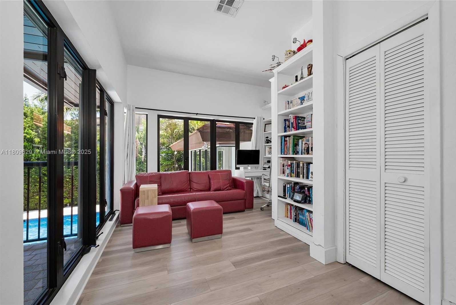 Small Image of 201 KNOLLWOOD DR, Key Biscayne Number 34