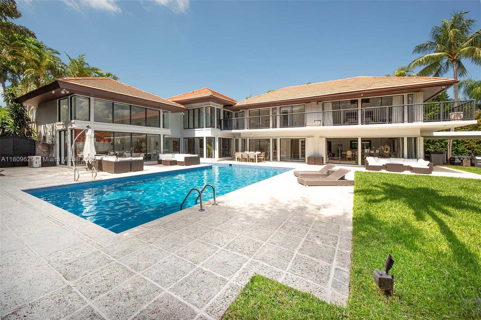 Small Image of 201 KNOLLWOOD DR, Key Biscayne Number 40