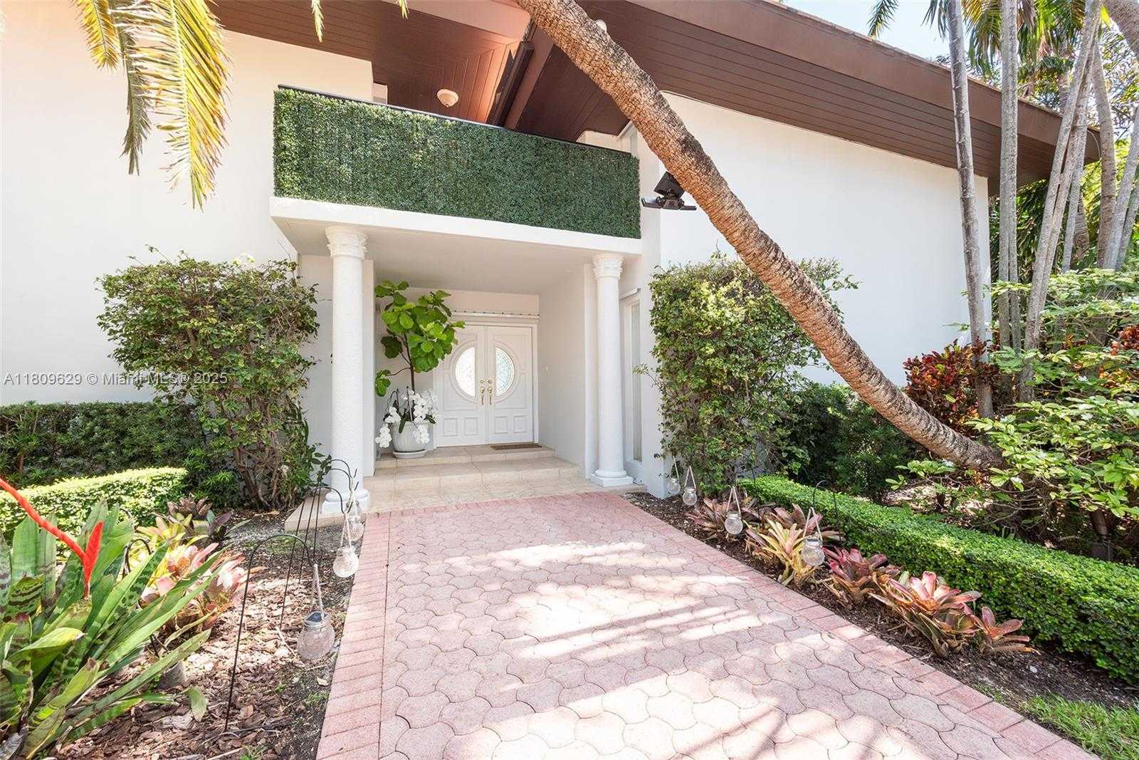 Small Image of 201 KNOLLWOOD DR, Key Biscayne Number 5