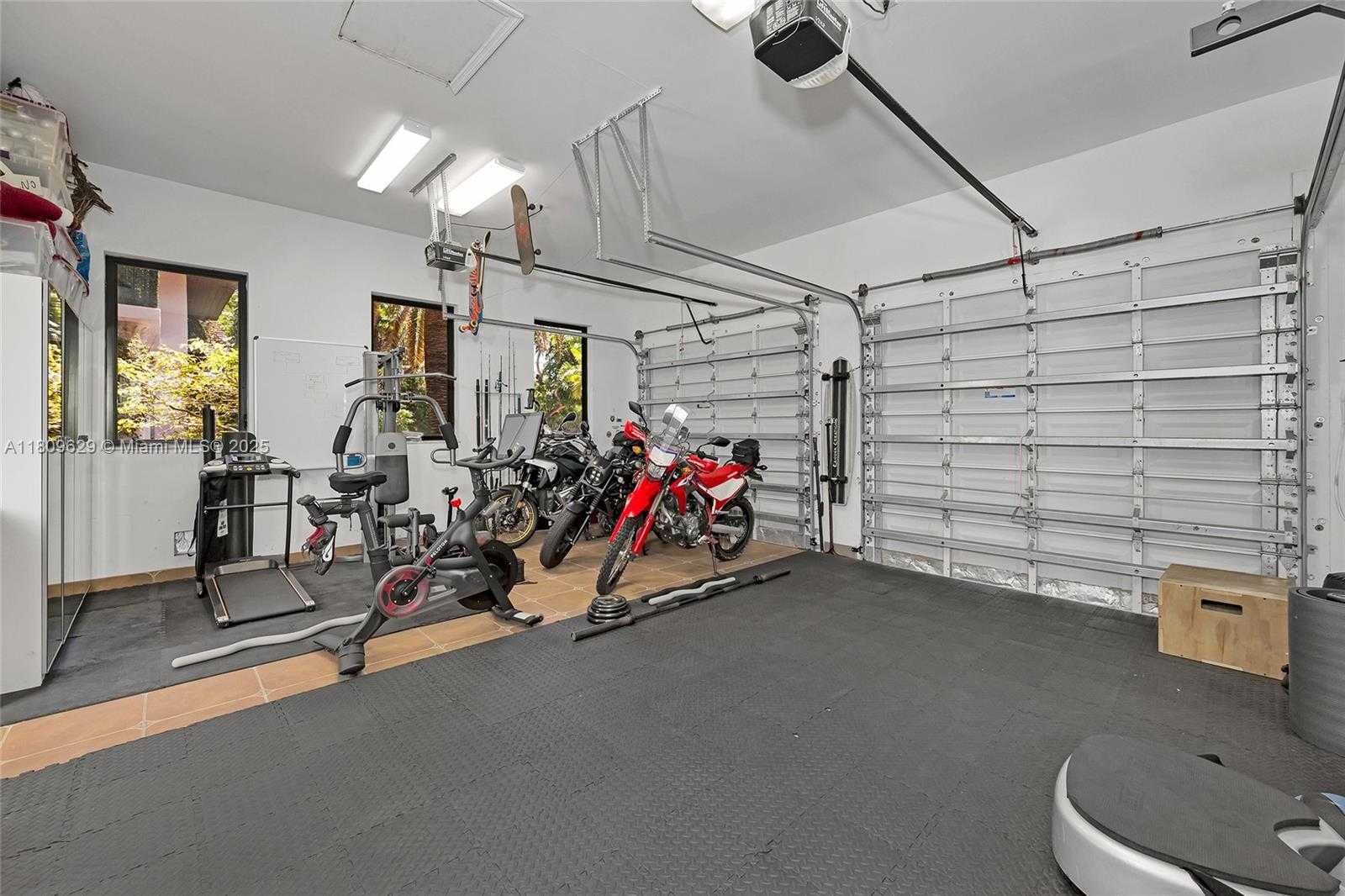 Small Image of 201 KNOLLWOOD DR, Key Biscayne Number 50