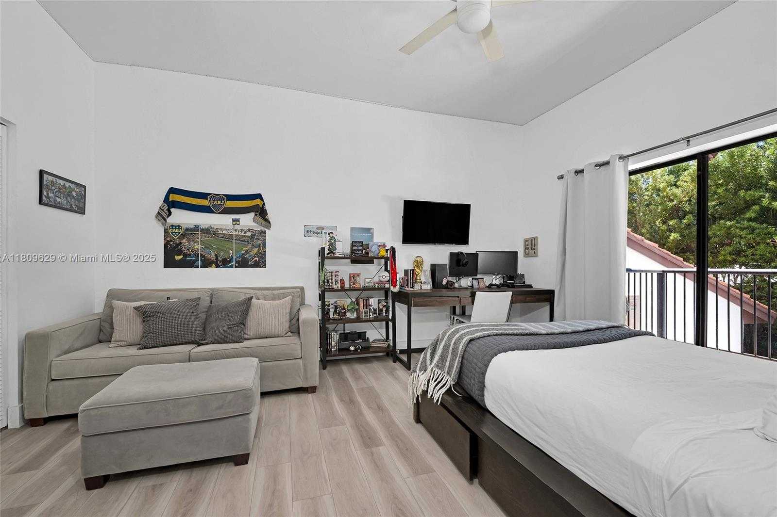 Small Image of 201 KNOLLWOOD DR, Key Biscayne Number 54