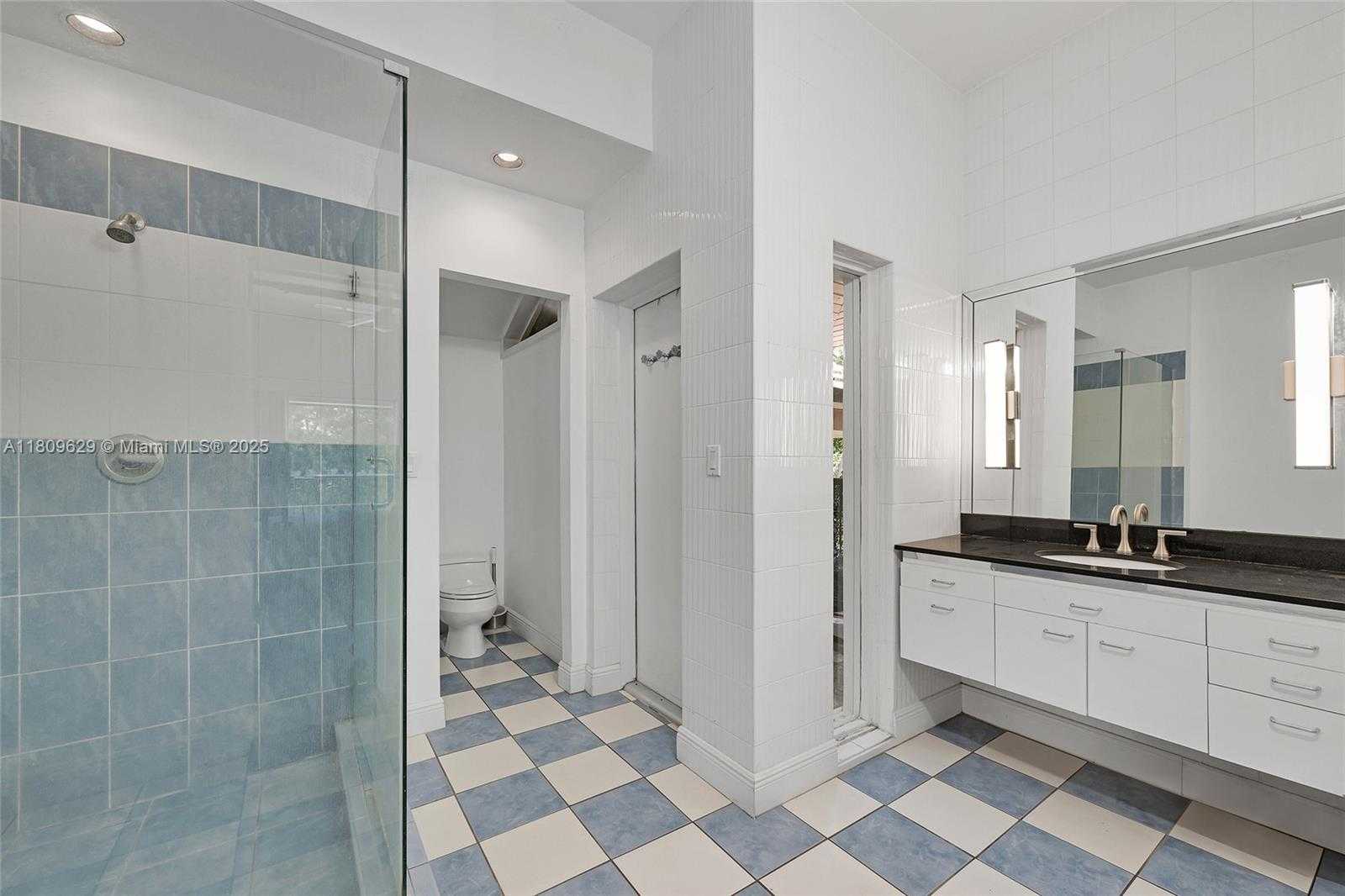 Small Image of 201 KNOLLWOOD DR, Key Biscayne Number 57