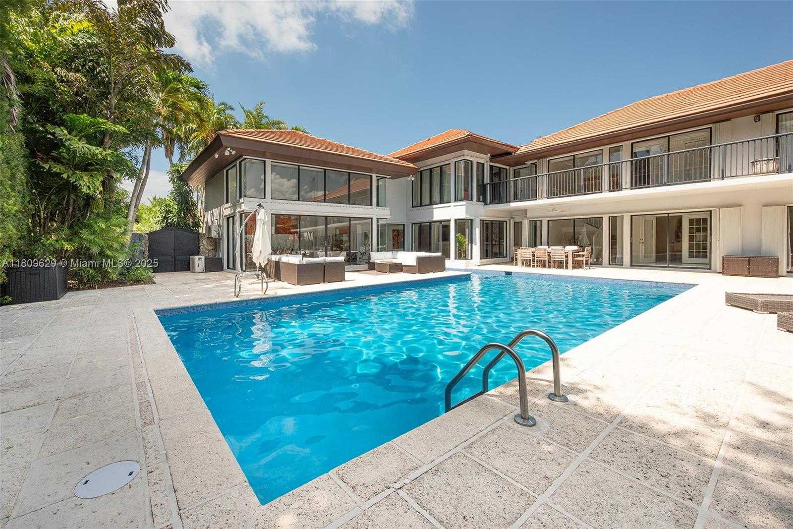 Small Image of 201 KNOLLWOOD DR, Key Biscayne Number 60