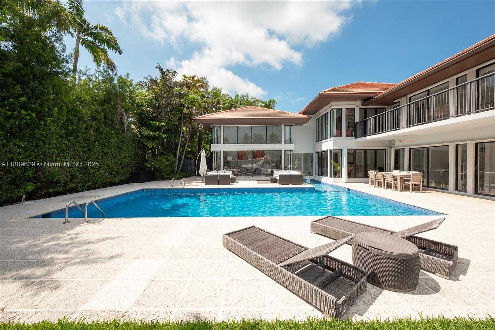 Small Image of 201 KNOLLWOOD DR, Key Biscayne Number 63