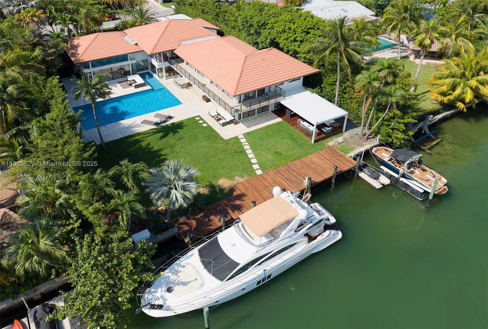 Small Image of 201 KNOLLWOOD DR, Key Biscayne Number 77