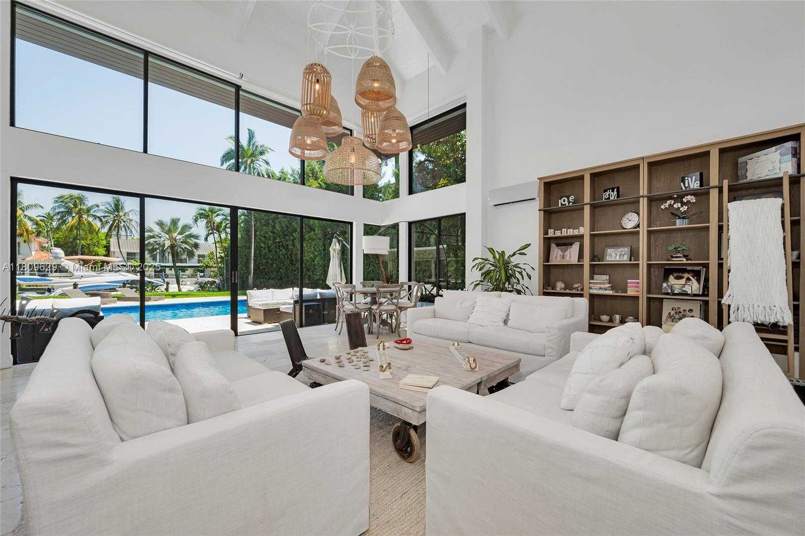 Small Image of 201 KNOLLWOOD DR, Key Biscayne Number 9