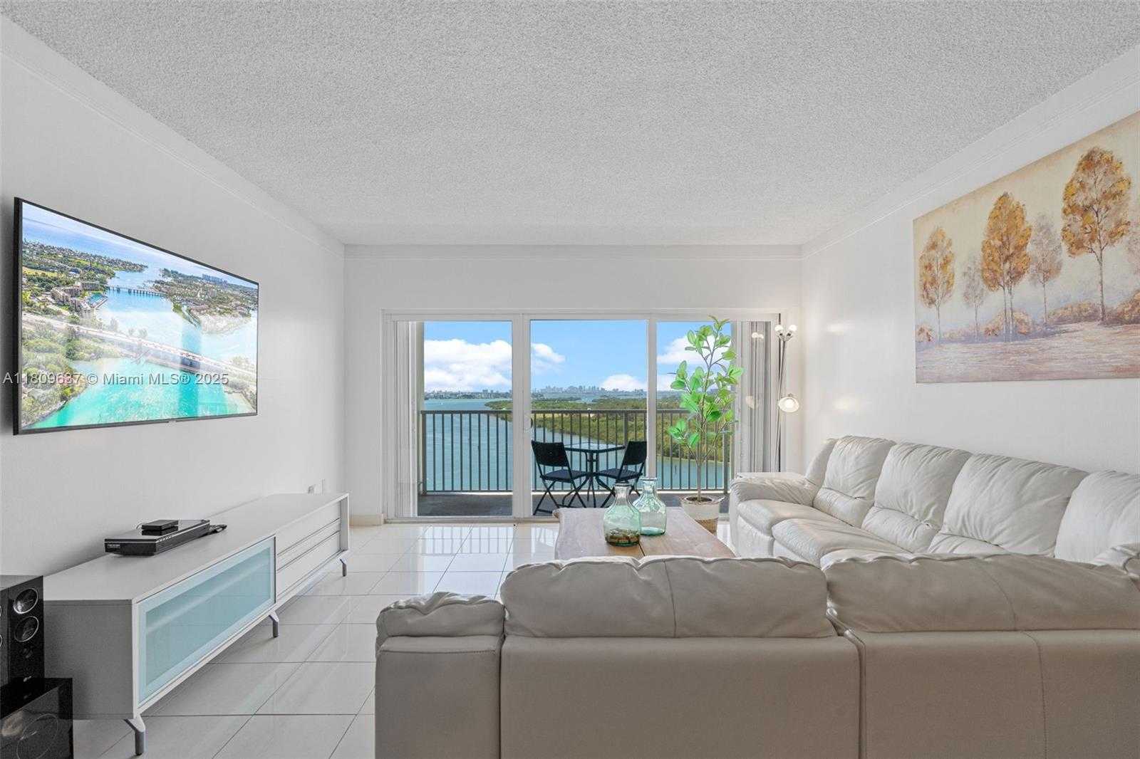 Small Image of 300 BAYVIEW DR #1710, Sunny Isles Beach Number 11