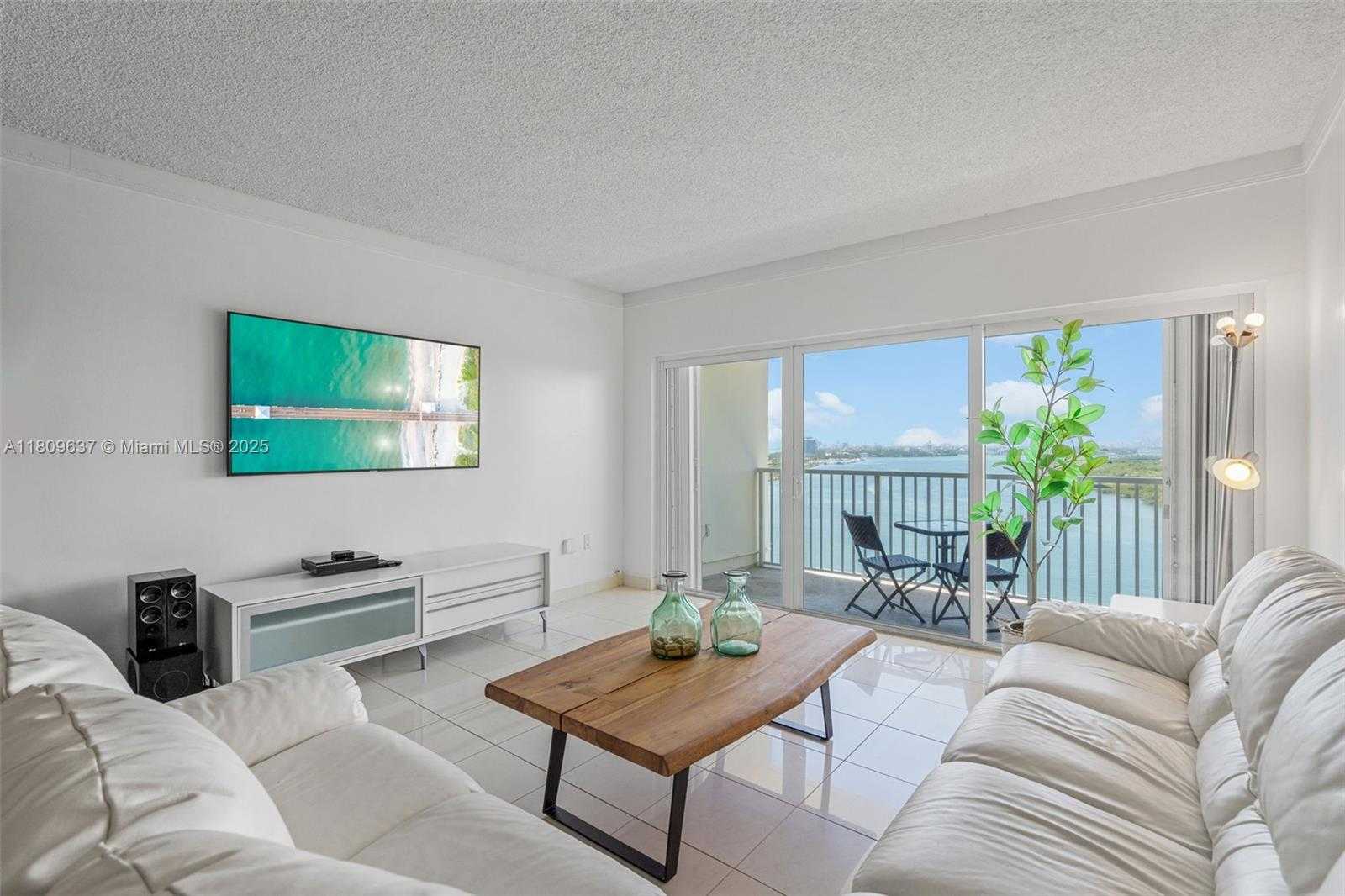 Small Image of 300 BAYVIEW DR #1710, Sunny Isles Beach Number 12