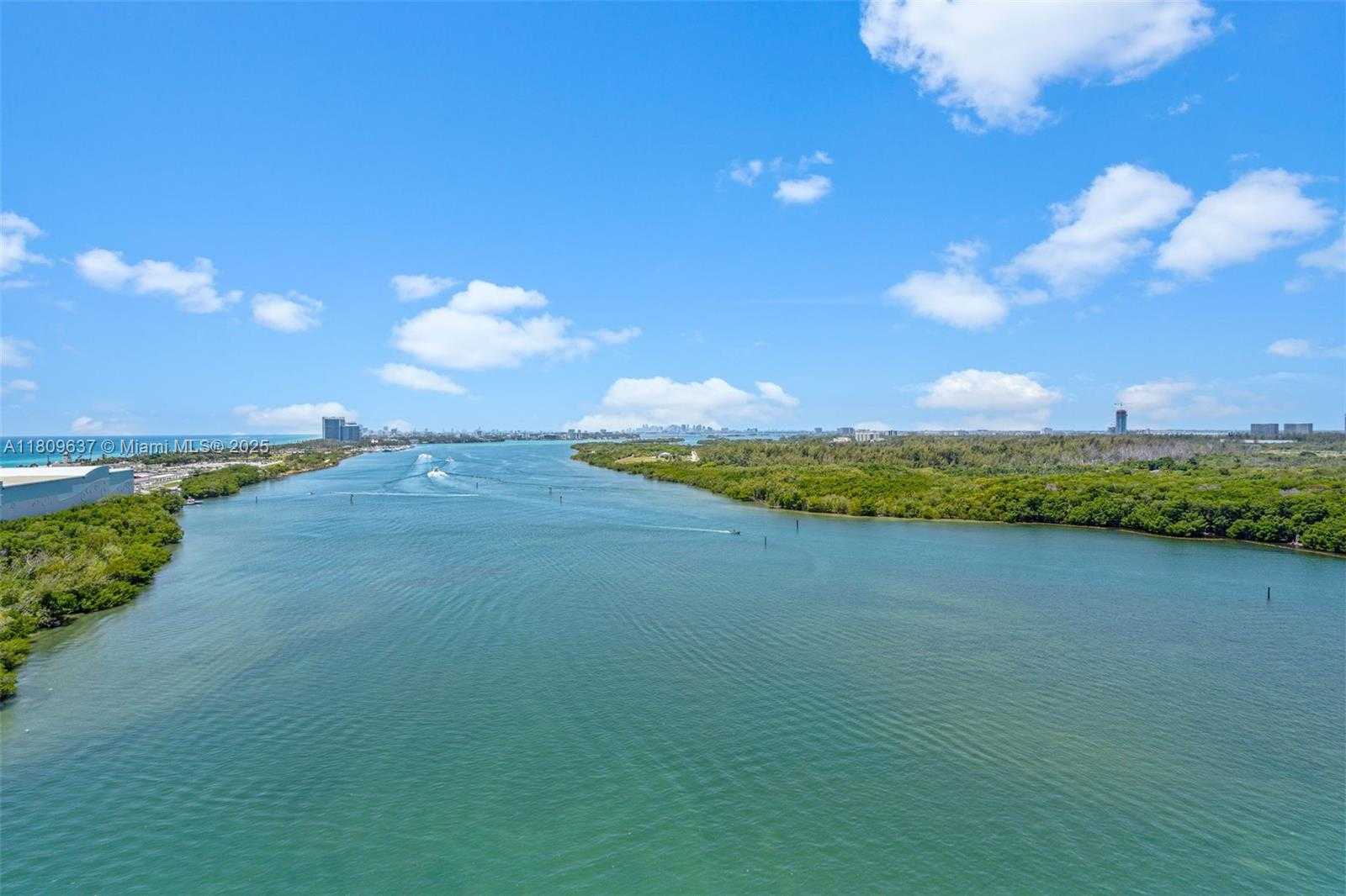 Small Image of 300 BAYVIEW DR #1710, Sunny Isles Beach Number 20