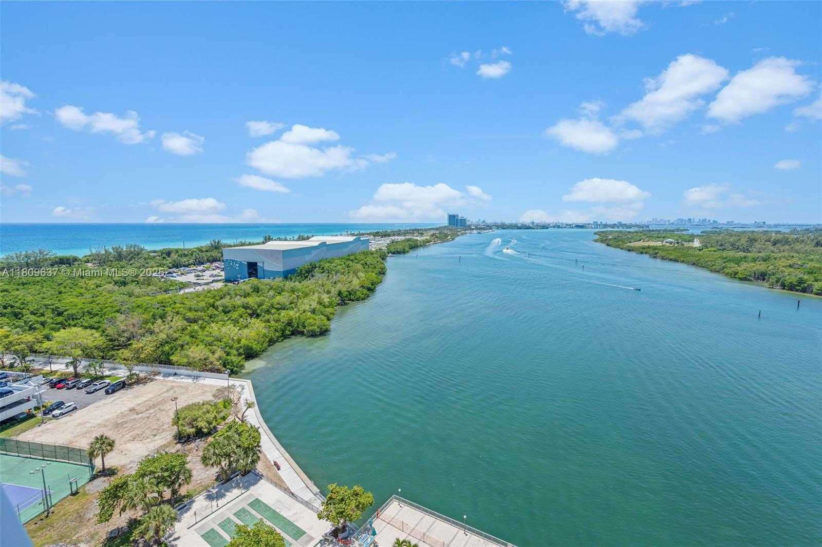 Small Image of 300 BAYVIEW DR #1710, Sunny Isles Beach Number 21