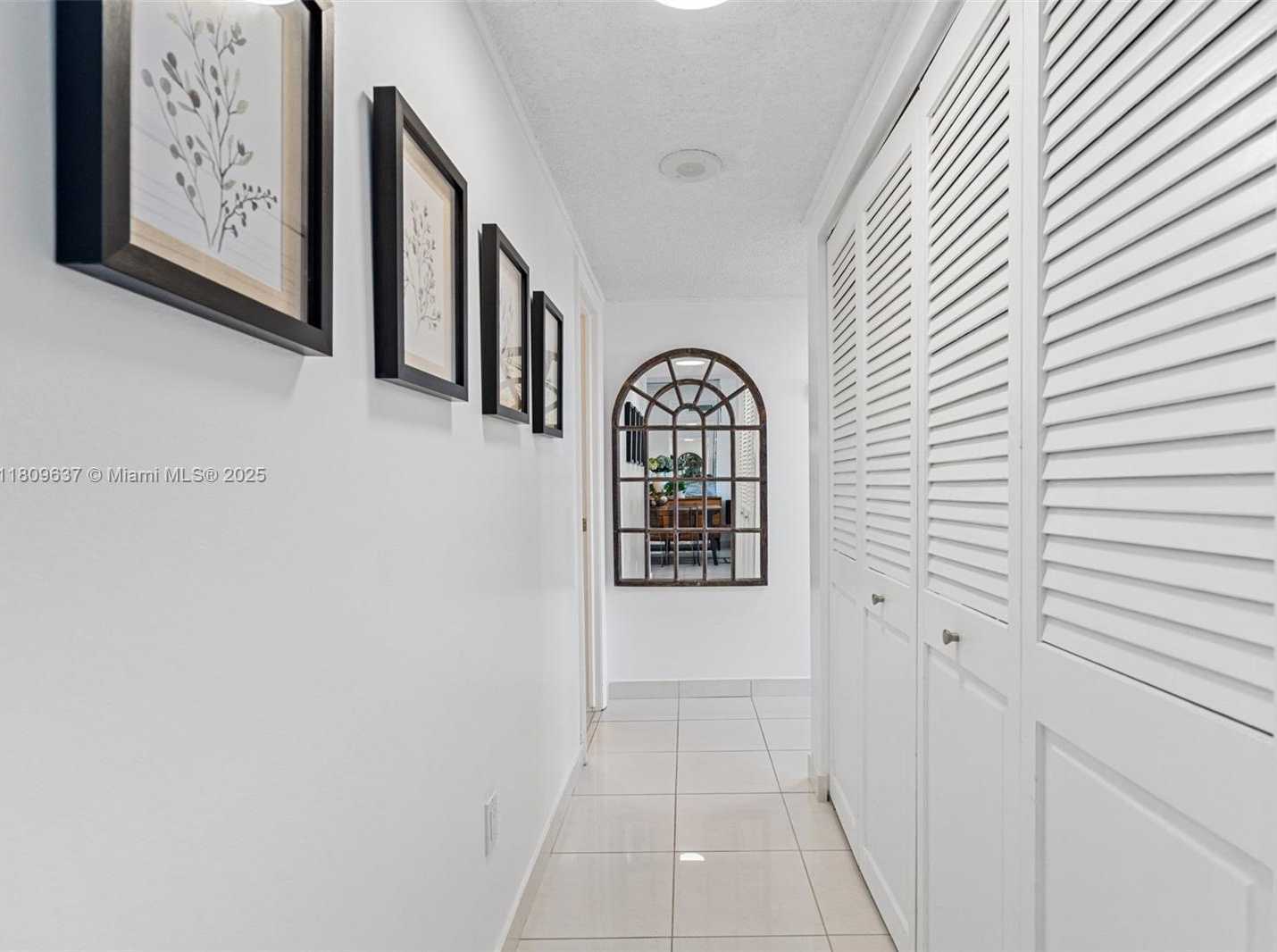 Small Image of 300 BAYVIEW DR #1710, Sunny Isles Beach Number 22