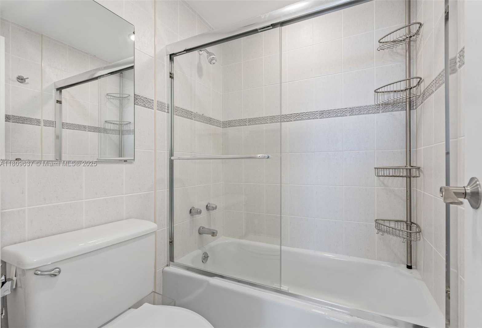 Small Image of 300 BAYVIEW DR #1710, Sunny Isles Beach Number 30