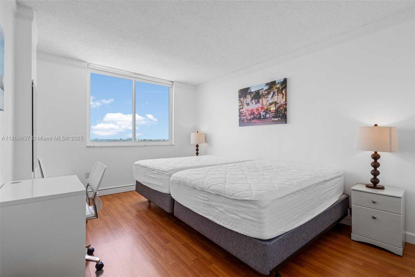 Small Image of 300 BAYVIEW DR #1710, Sunny Isles Beach Number 32
