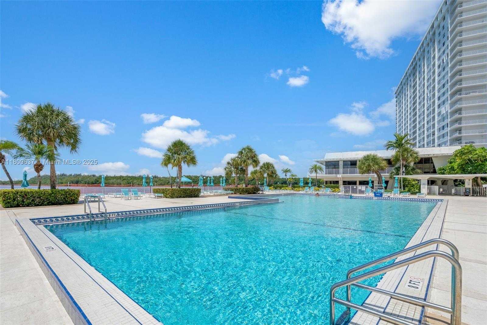Small Image of 300 BAYVIEW DR #1710, Sunny Isles Beach Number 38