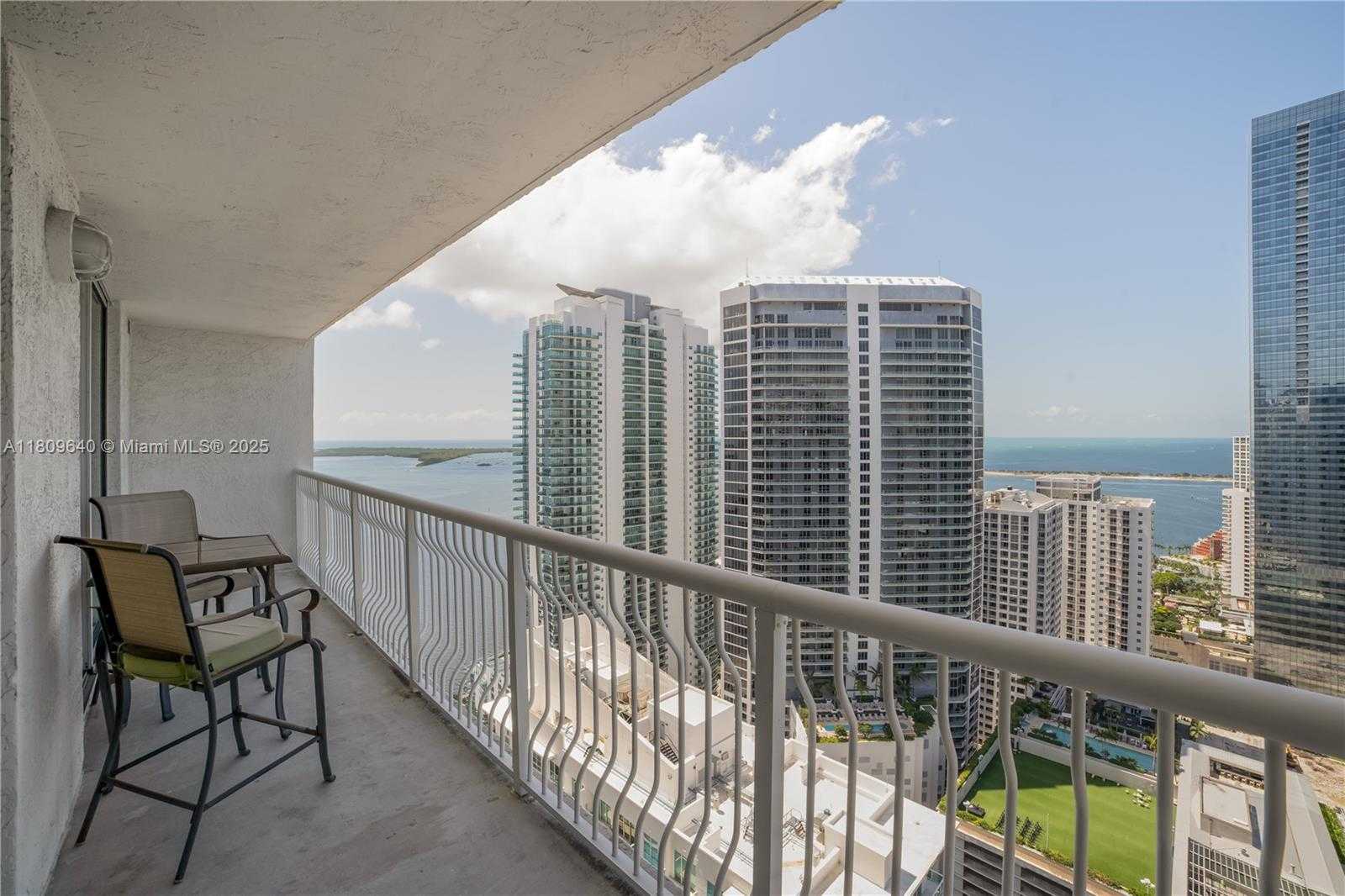 Small Image of 1200 BRICKELL BAY DR #4121, Miami Number 12