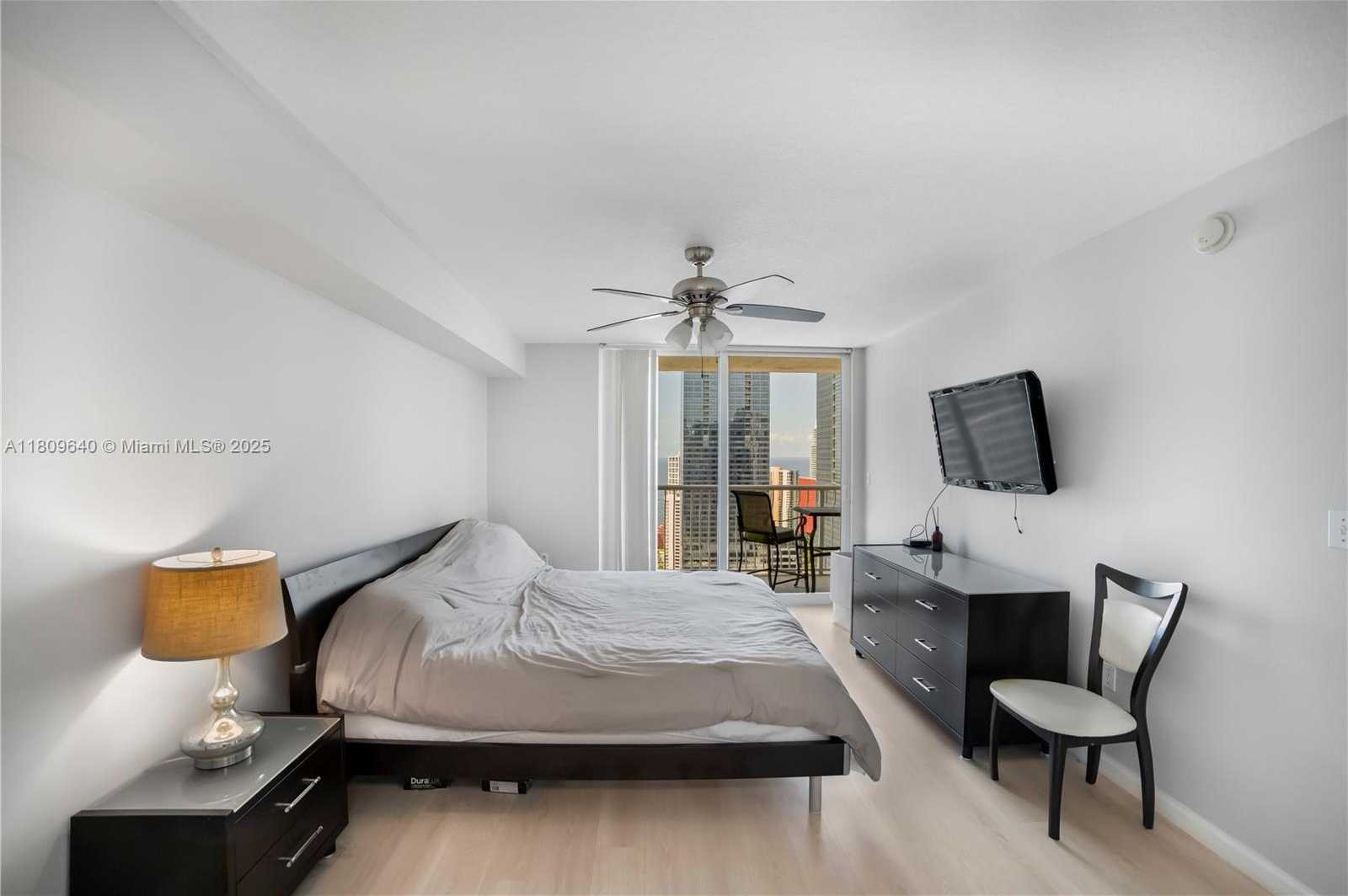 Small Image of 1200 BRICKELL BAY DR #4121, Miami Number 13