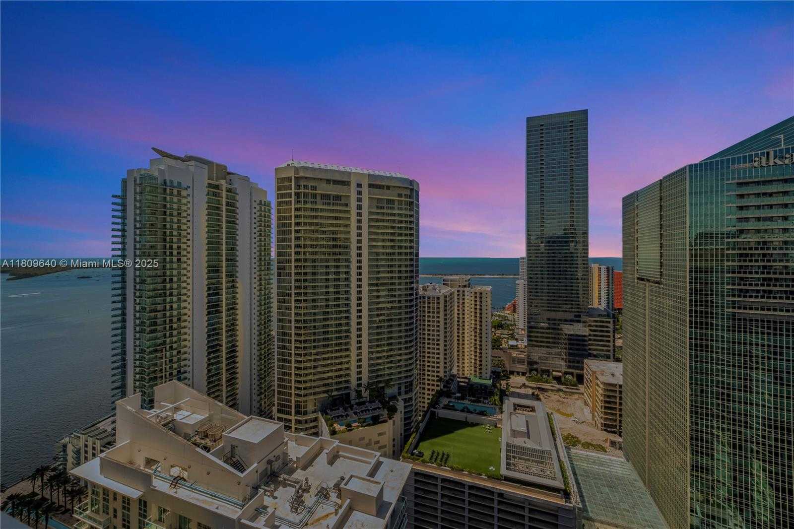 Small Image of 1200 BRICKELL BAY DR #4121, Miami Number 15