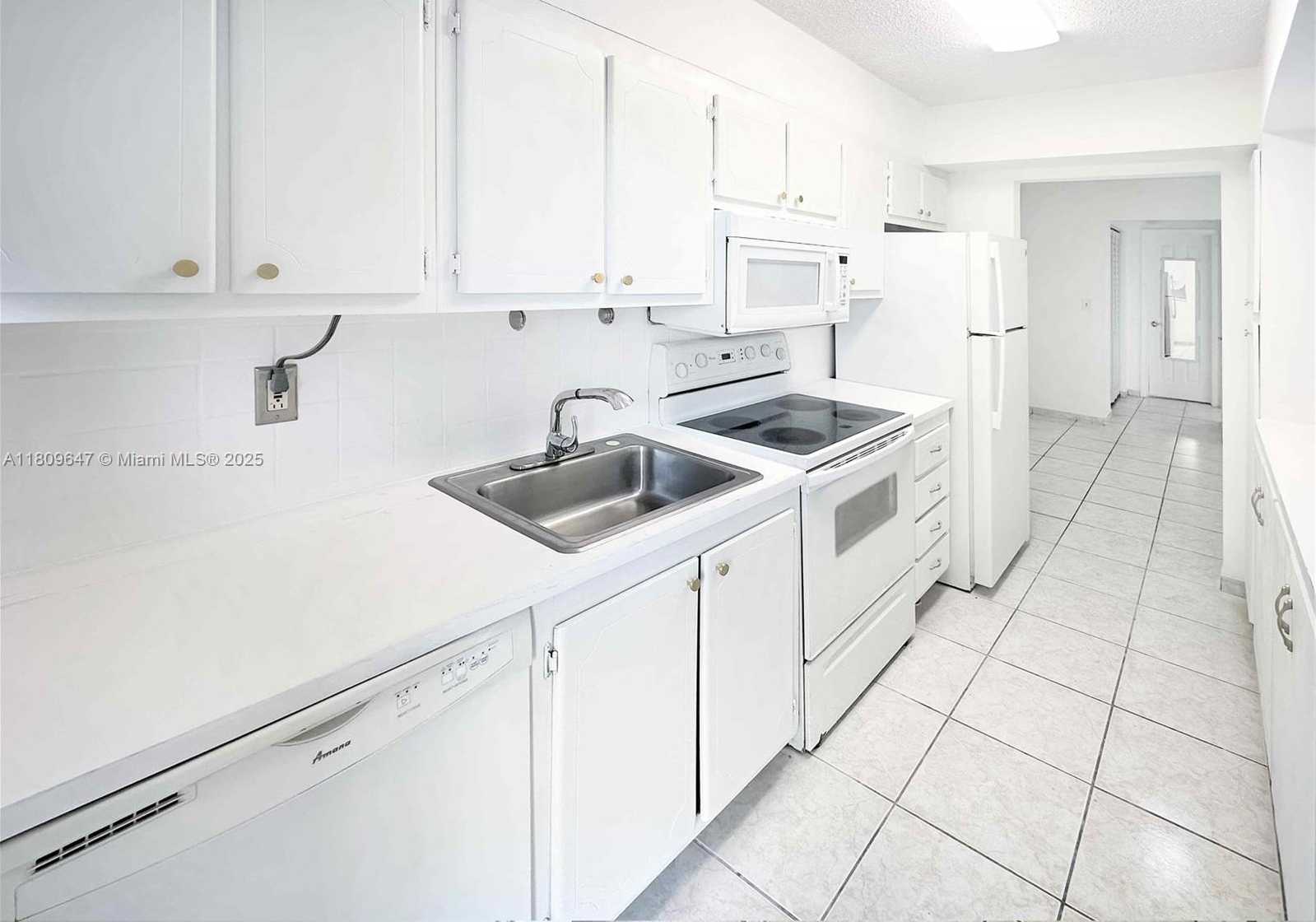 Small Image of 1340 LINCOLN RD #605, Miami Beach Number 9