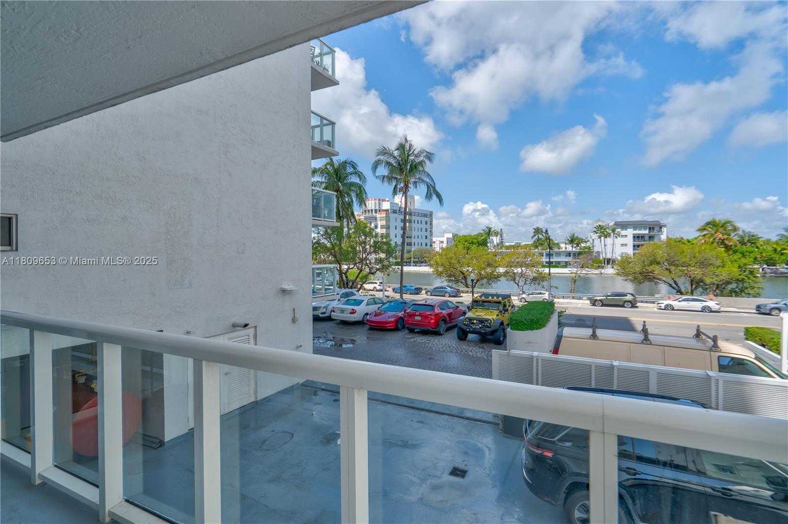 Small Image of 2457 COLLINS AVE #202, Miami Beach Number 24