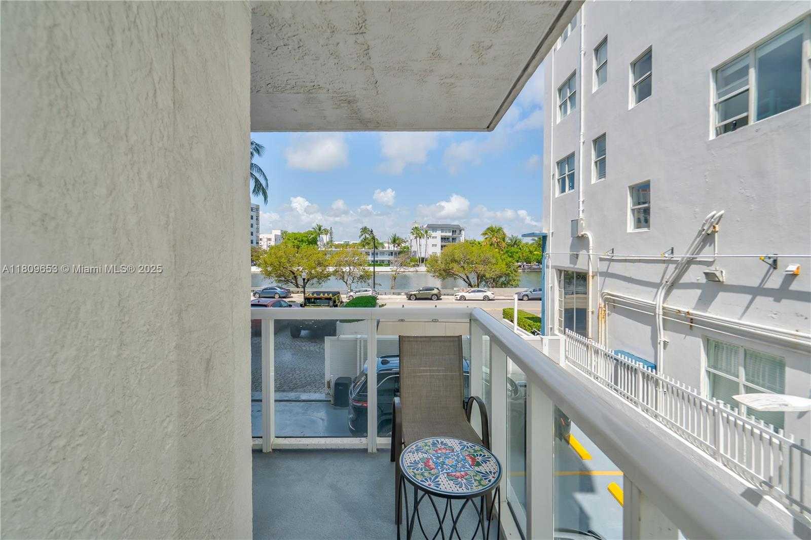 Small Image of 2457 COLLINS AVE #202, Miami Beach Number 29