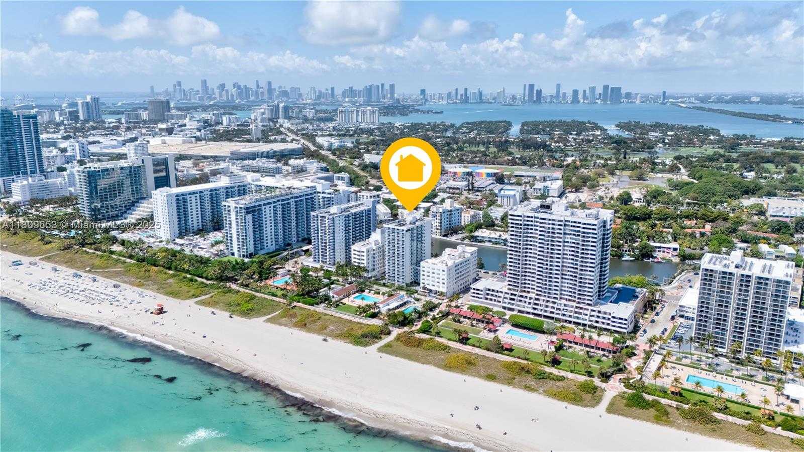 Small Image of 2457 COLLINS AVE #202, Miami Beach Number 3