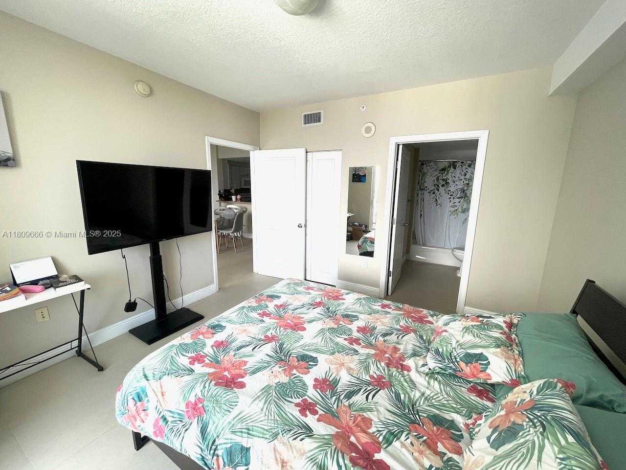 Small Image of 1250 SOUTH MIAMI AVE #2111, Miami Number 13