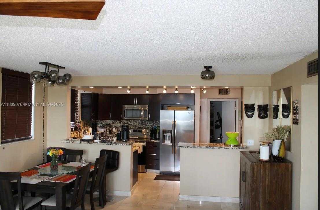 Small Image of 1801 SOUTH TREASURE DR #522, North Bay Village Number 8