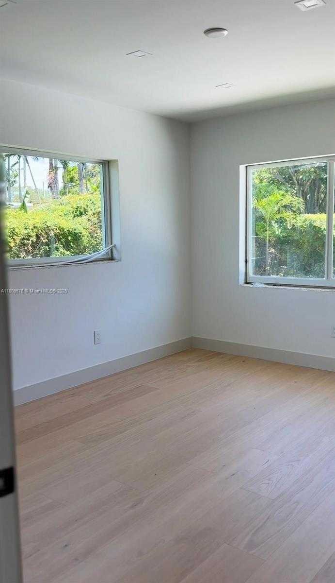 Small Image of 20 NORTH EAST 104TH ST #N/A, Miami Shores Number 9