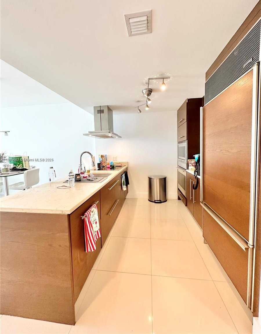 Small Image of 495 BRICKELL AVE #2809, Miami Number 3