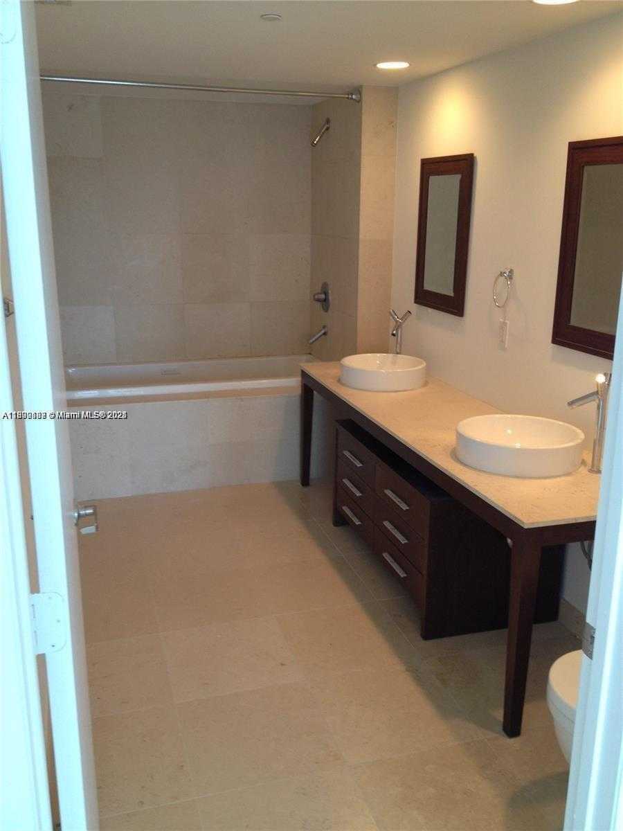 Small Image of 495 BRICKELL AVE #2809, Miami Number 5
