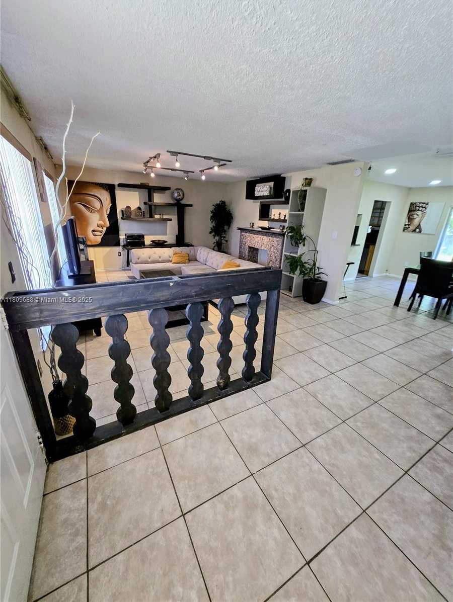 Small Image of 14910 SOUTH RIVER DR #1, Miami Number 2