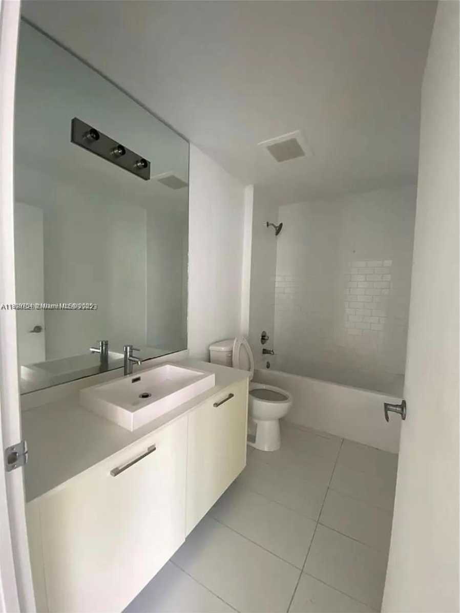 Small Image of 151 SOUTH EAST 1ST ST #2405, Miami Number 7