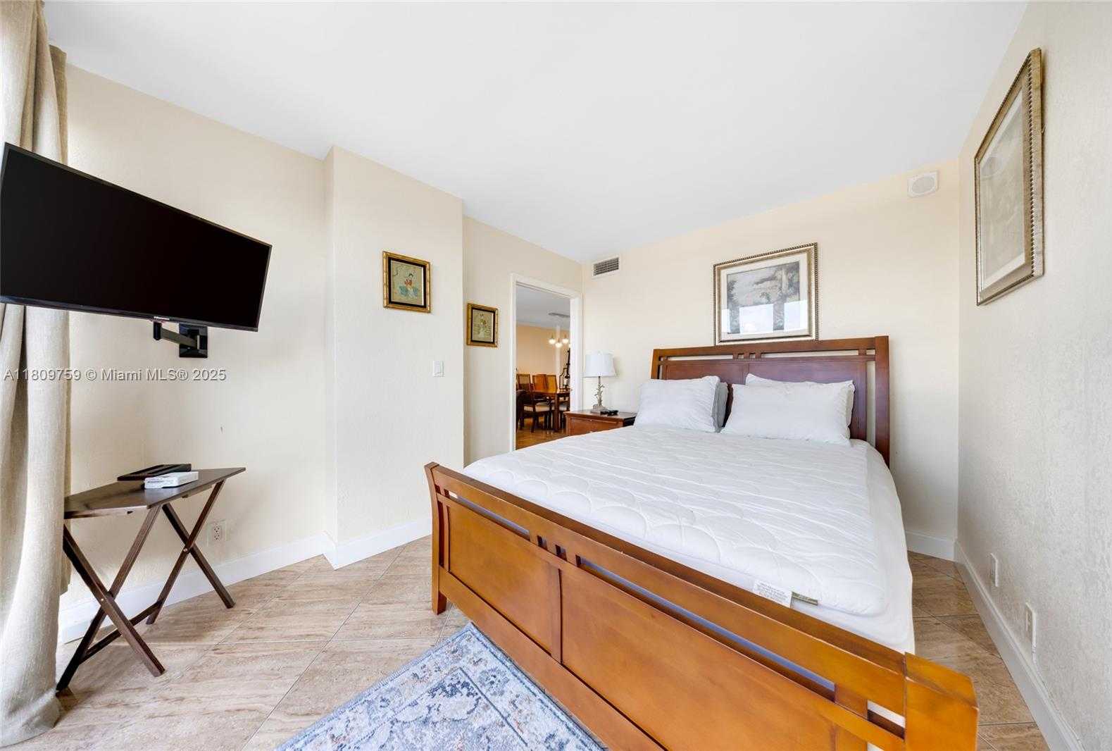 Small Image of 2017 SOUTH OCEAN DR #1004, Hallandale Beach Number 15