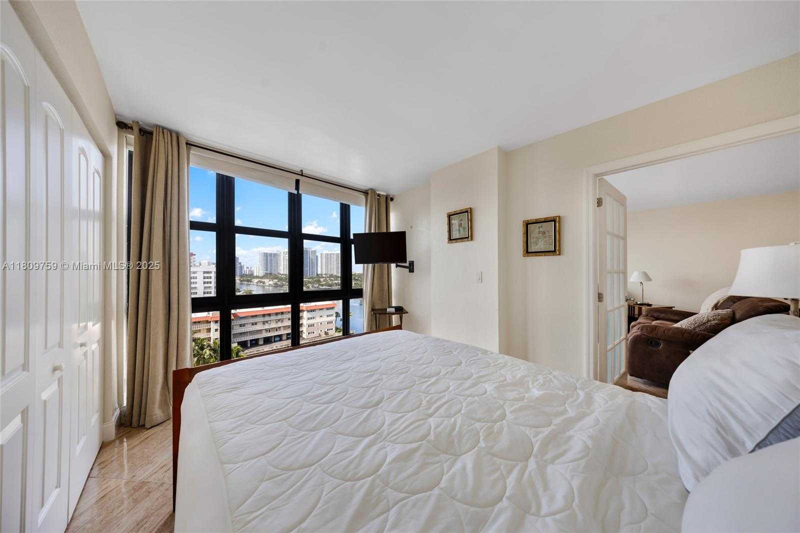 Small Image of 2017 SOUTH OCEAN DR #1004, Hallandale Beach Number 17