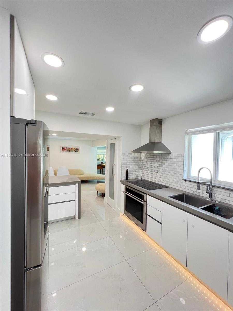 Small Image of 417 ALEDO AVE #417, Coral Gables Number 12