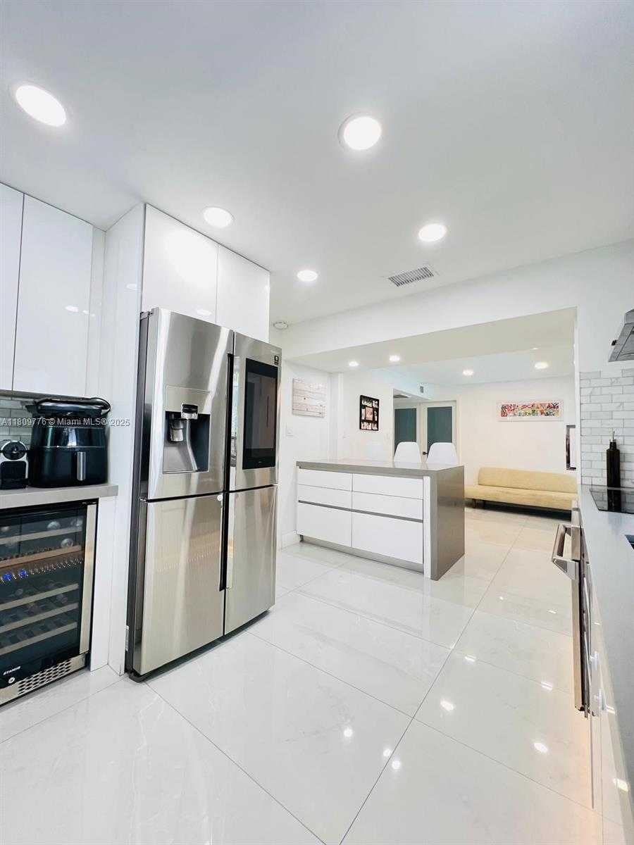 Small Image of 417 ALEDO AVE #417, Coral Gables Number 13