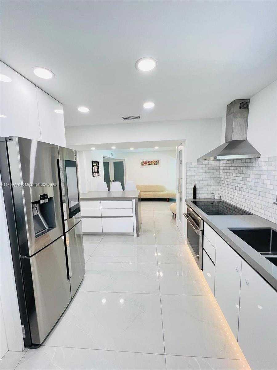 Small Image of 417 ALEDO AVE #417, Coral Gables Number 14
