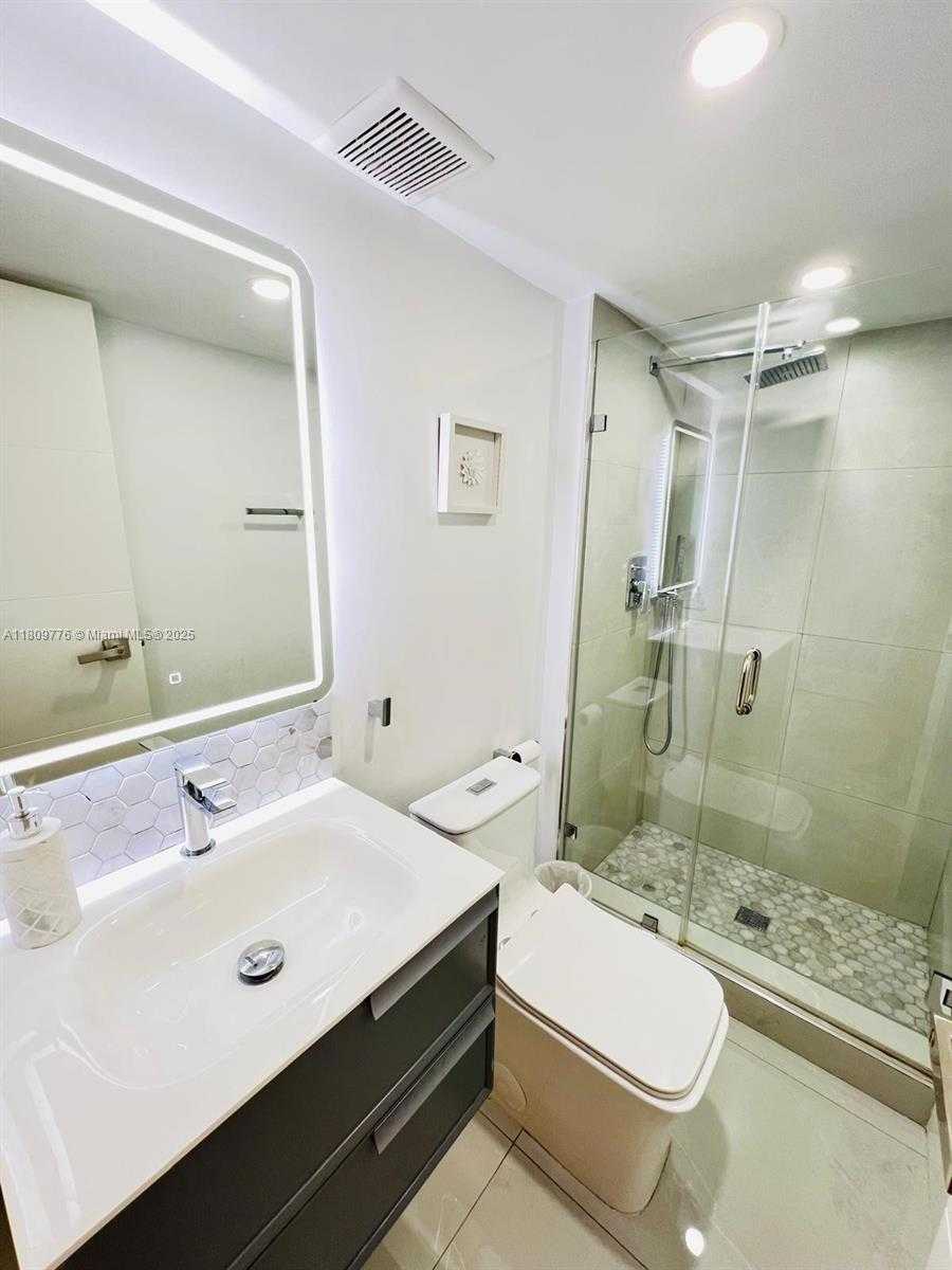 Small Image of 417 ALEDO AVE #417, Coral Gables Number 21
