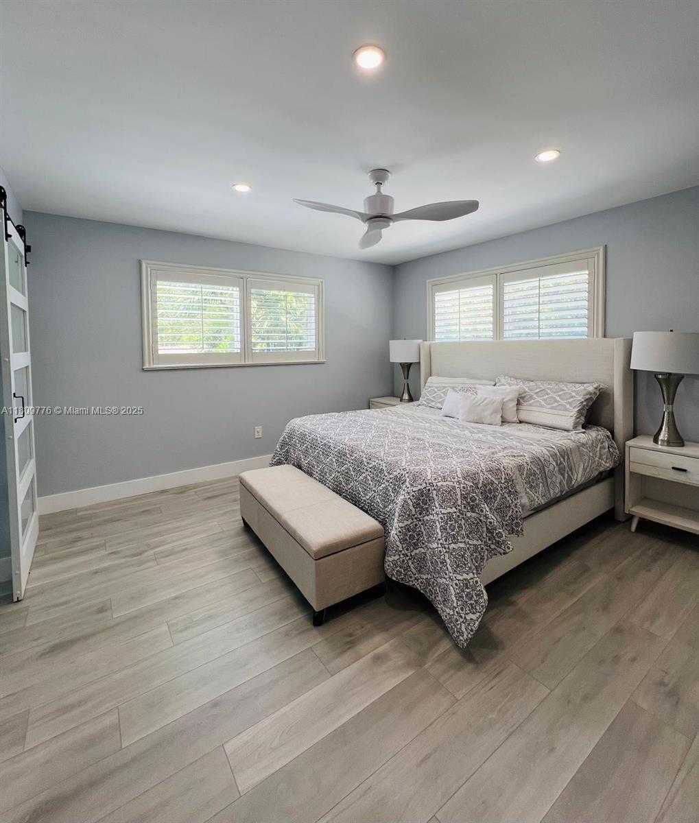 Small Image of 417 ALEDO AVE #417, Coral Gables Number 26