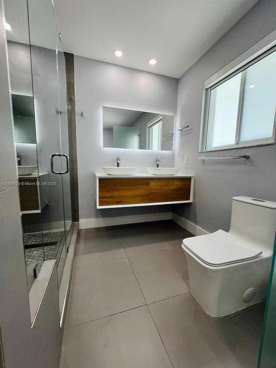 Small Image of 417 ALEDO AVE #417, Coral Gables Number 27