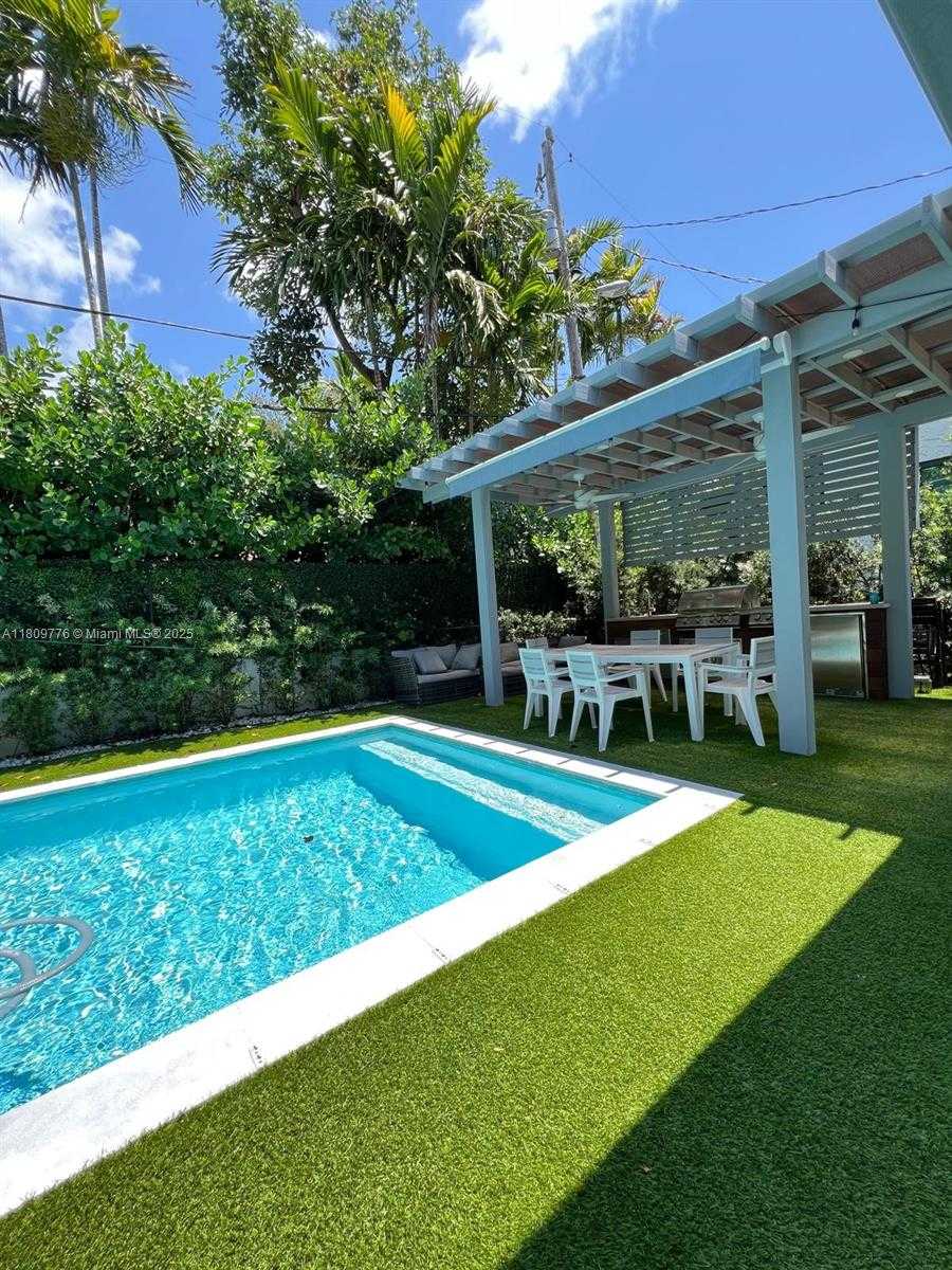 Small Image of 417 ALEDO AVE #417, Coral Gables Number 36