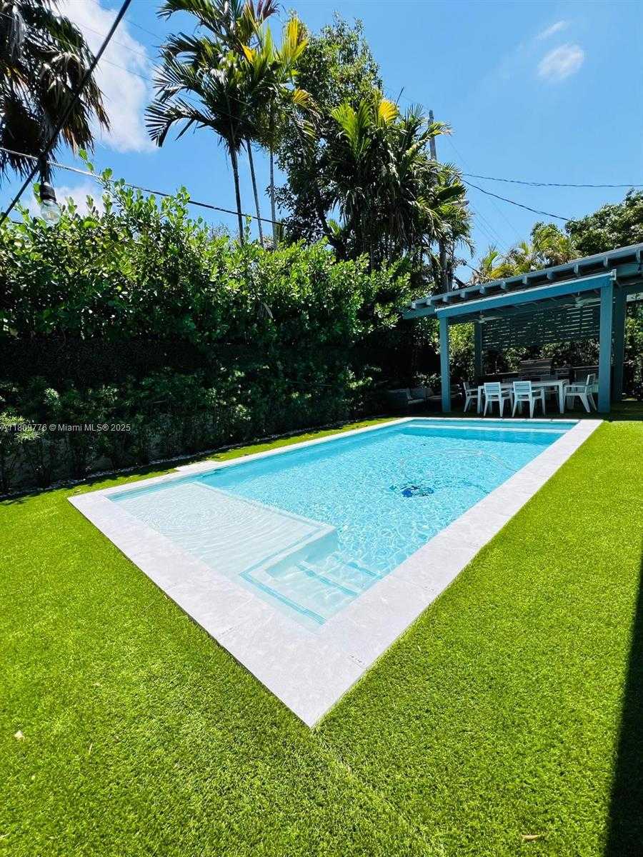 Small Image of 417 ALEDO AVE #417, Coral Gables Number 37