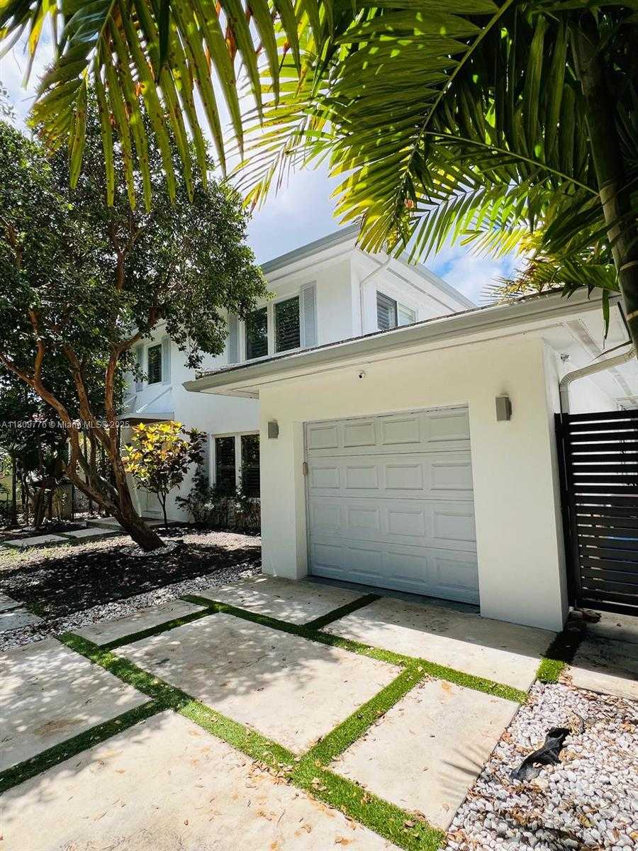 Small Image of 417 ALEDO AVE #417, Coral Gables Number 4